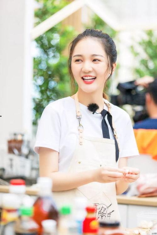 靳梦佳生活照,揭秘明星私下的真实魅力