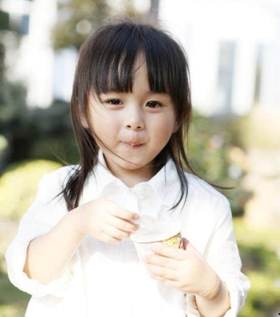 刘楚恬照片,童颜天使的甜美瞬间